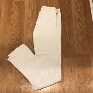 White skinny jeans